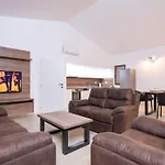 Luca By Interhome בית נופש פורץ