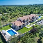 בית נופש Luca By Interhome פורץ